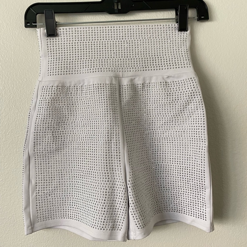 I AM GIA aurora studded rhinestone biker shorts white Xs nwt